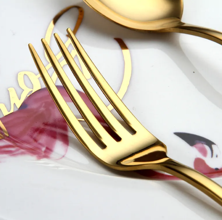 OroVita - Set Posate Dorate Eleganti 24 Pezzi
